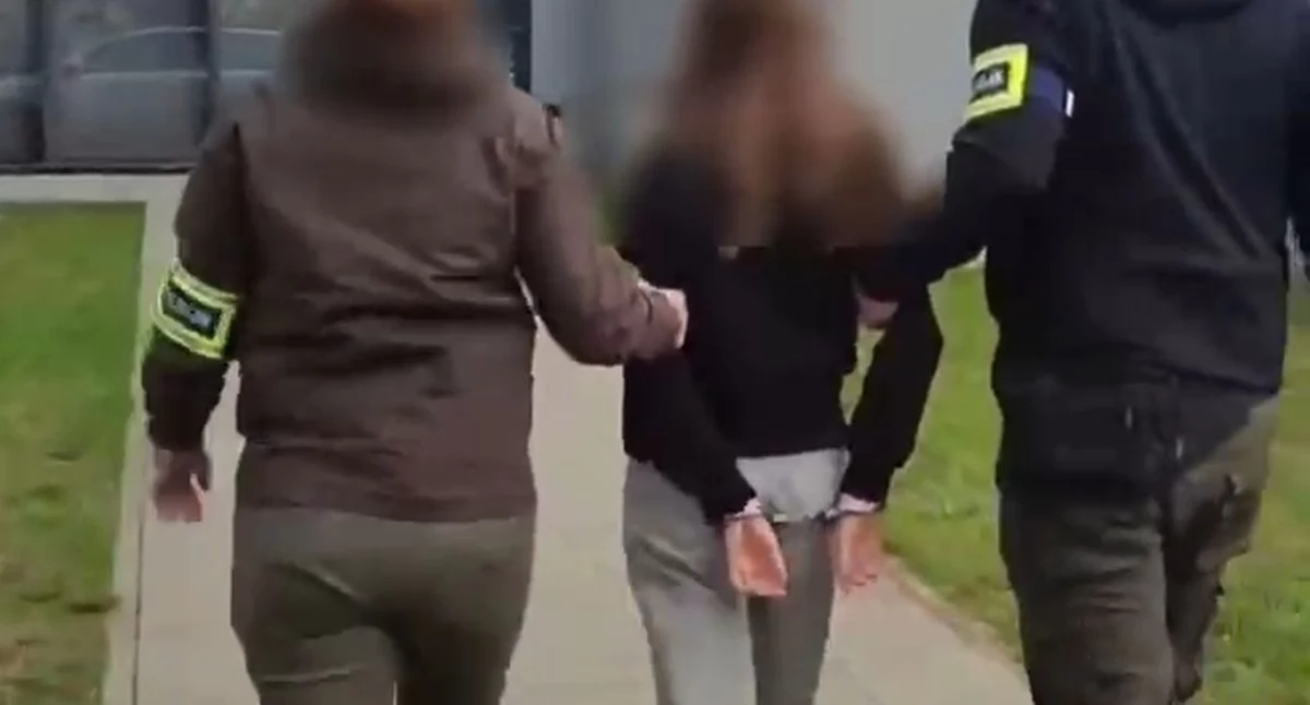 Interwencje, latka brutalnie pobiła seniorkę która wracała kościoła Agresorka złamała zostawiła pomocy - zdjęcie, fotografia