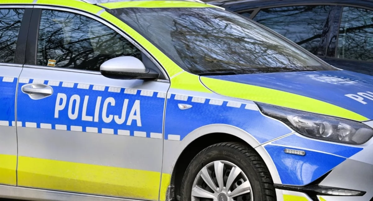 Interwencje, Pościg Płóczkach Górnych Uciekał przed policją ukrył motorower kocem - zdjęcie, fotografia