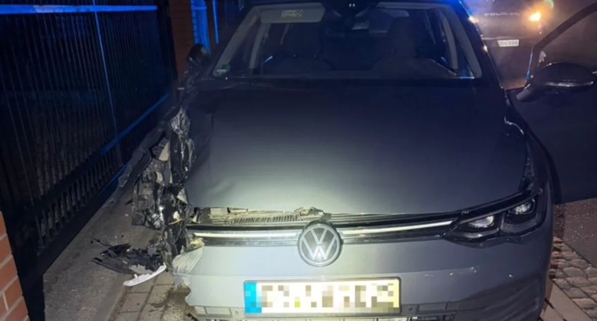 Wypadki drogowe, Pijany latek uciekał przed policją ulicami Bogatyni Miał ponad promile sądowy zakaz prowadzenia - zdjęcie, fotografia