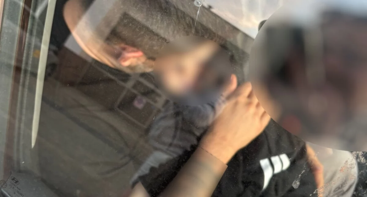 Interwencje, Chwile grozy Wrocławiu letni chłopiec samotnie spacerował ruchliwej ulicy - zdjęcie, fotografia