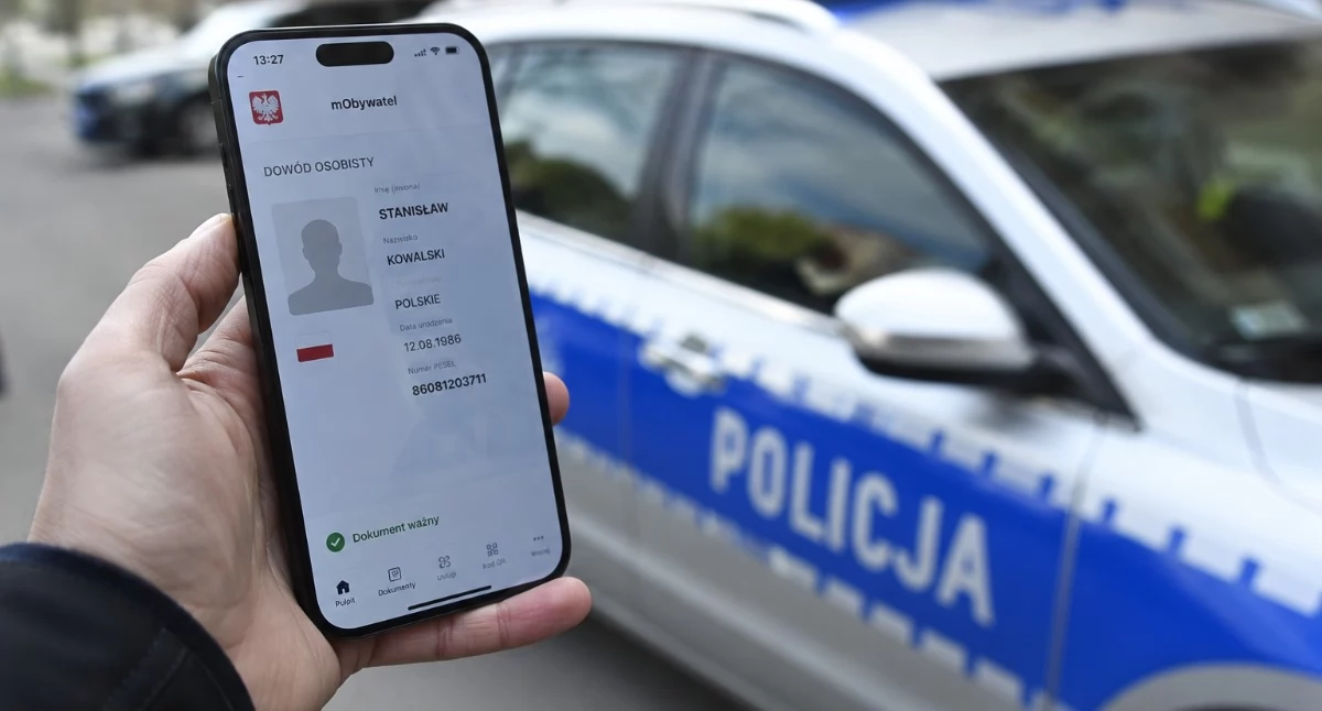 Interwencje, Nieletni stworzyli fałszywe cyfrowe dowody aplikacji przypominającej mObywatel kupić napoje energetyczne Sprawa trafi sądu - zdjęcie, fotografia