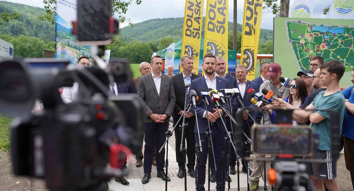 24wroclaw, latach pociąg wrócił Bielawy Otwarto przystanki Jeziorze Bielawskim Górach Sowich - zdjęcie, fotografia