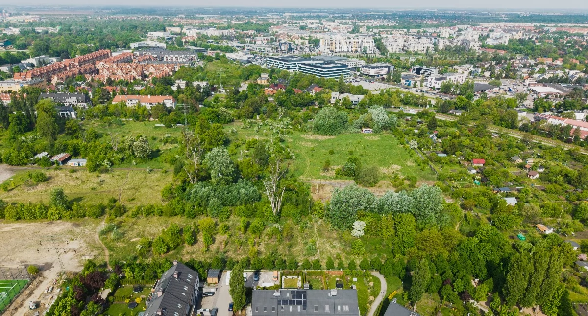 24wroclaw, Wrocław powiększa tereny zielone Miasto przejęło prawie hektarów przyszły Ołtaszyńskiej Zwycięskiej - zdjęcie, fotografia