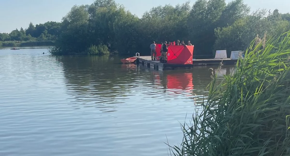 Interwencje, Tragedia Błękitną Laguną Siechnicach latek wskoczył żeby ratować letniego kolegę Niestety poniósł śmierć miejscu - zdjęcie, fotografia