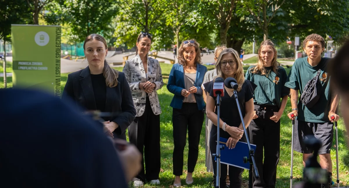 Streetworkerzy wracają na ulice Wrocławia. „Młodzież: potencjał, nie problem!” – wsparcie tam, gdzie młodzi spędzają czas