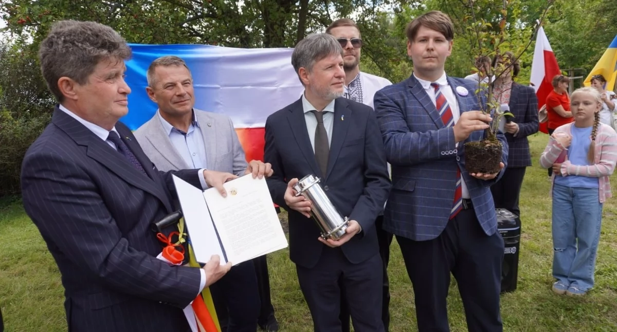 We Wrocławiu powstał Skwer Przyjaźni Polsko-Ukraińskiej. Posadzono pierwsze krzewy