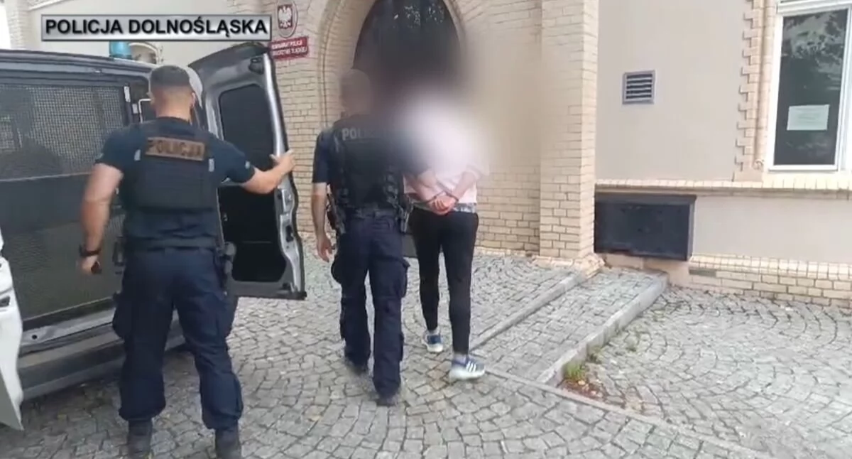 Miał na sobie koszulkę WKS. Zamaskowani napastnicy zaatakowali 15-latka i chcieli mu ją odebrać