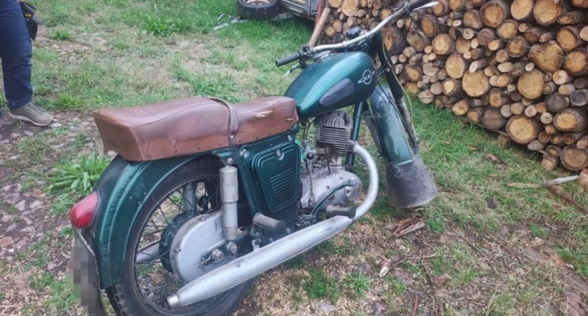 Złodzieje ukradli zabytkowego IŻ-a wartego 12 tys. zł. Motocykl wywieźli z Dolnego Śląska