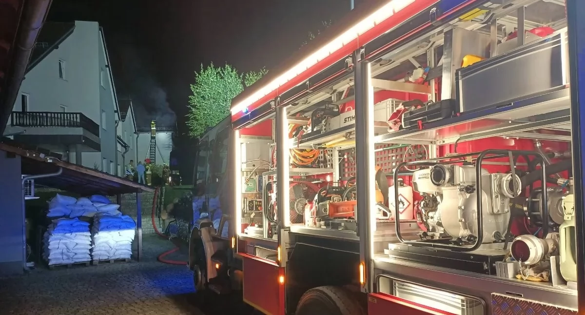  Pożary, Pożar Hotelu Chojnik Zachełmiu ewakuowano gości Ogień pojawił poddaszu - zdjęcie, fotografia