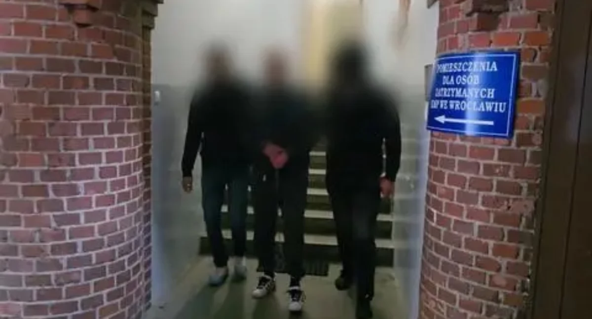 Jest akt oskarżenia dla 47-latka, który z nożem wtargnął na statek na Bulwarze Dunikowskiego