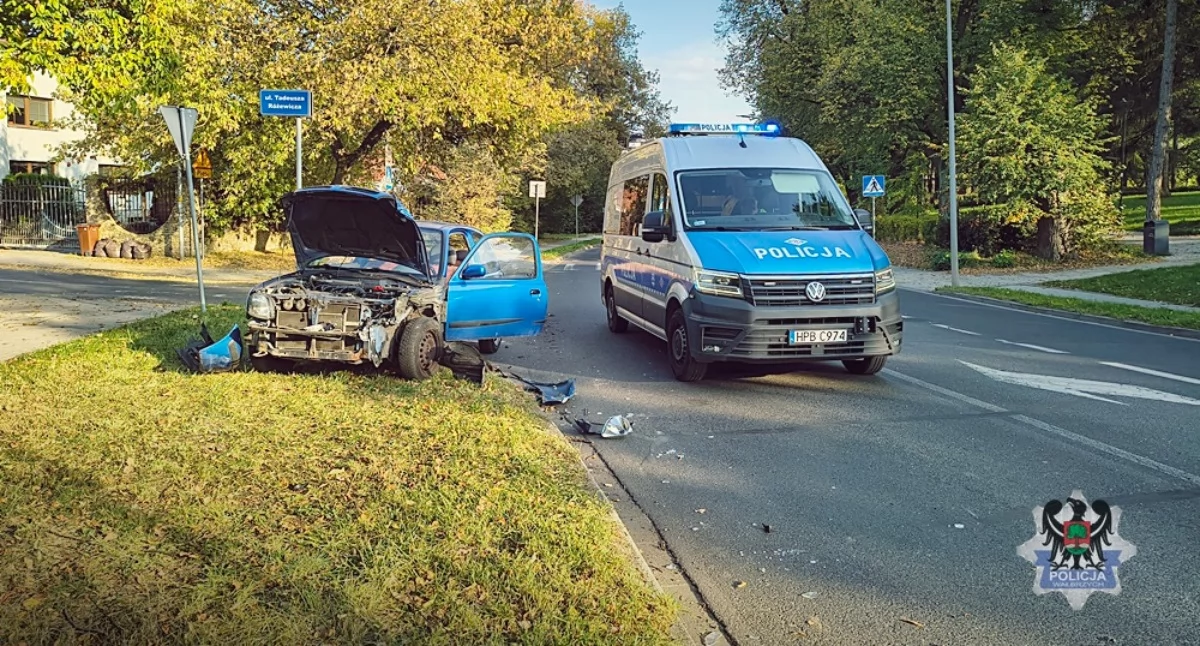 Miała 3,5 promila i sądowy zakaz prowadzenia pojazdów. Mimo to wsiadła za kółko i uderzyła w autobus
