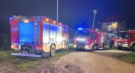 Zdjęcie dotyczy: Dramatyczna akcja na Odrze we Wrocławiu. Według świadków kobieta z dzieckiem zanurzyła się w wodzie