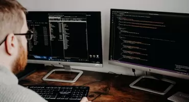 Kolejne zwolnienia w branży IT. Jakie są perspektywy?