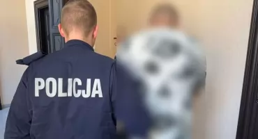 Pijany kierowca z sądowym zakazem zatrzymany. Funkcjonariuszom tłumaczył, że chciał jedynie przestawić auto. Sąd wydał surowy wyrok