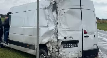 Dwa wypadki niemal w tym samym miejscu. Łącznik Długołęka i ul. Widawska całkowicie zablokowane