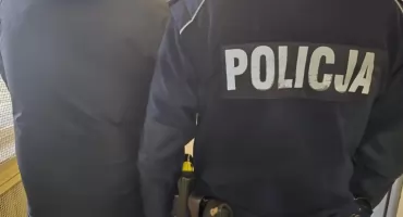 Atak w komendzie. 55-latek za kratami po napaści na policjanta