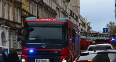 Pożar w kamienicy przy Haukego-Bosaka we Wrocławiu. Poszkodowana została jedna osoba