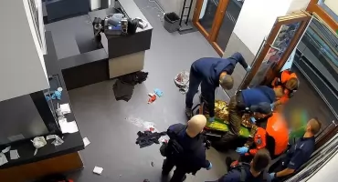 Dramatyczna akcja ratunkowa na dworcu kolejowym we Wrocławiu. Funkcjonariusz nie pozwolił, by doszło do tragedii