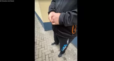 W dzień jest listonoszem, w nocy zamienia się w potwora. Wolontariusze ECU Poland i Fundacji DOŚĆ pomogli zatrzymać podejrzanego o pedofilię