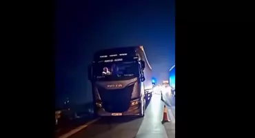 Wielotonowy zestaw tańczył po A4. Pijany rumuński kierowca z 3 promilami o krok od zabicia niewinnych osób