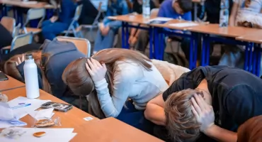 Wrocław uruchamia pionierskie szkolenia kryzysowe w szkołach. Pierwsze zajęcia w LO nr 5 już za nami. To nowy standard bezpieczeństwa w Polsce