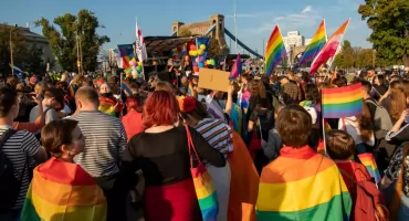 Wrocław opowiada się za możliwością transkrypcji zagranicznych aktów małżeństw jednopłciowych