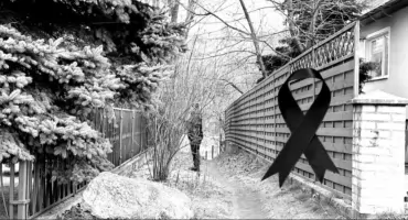 Jelenia Góra. Nóż jako kluczowy dowód, nieletnia w rękach sądu. Dzień pogrzebu 12-letniej uczennicy dniem żałoby