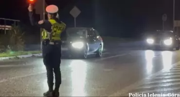 Niemal 3 promile alkoholu i jazda po mieście. Policja w porę zatrzymała 45-letnią kierującą w Jeleniej Górze