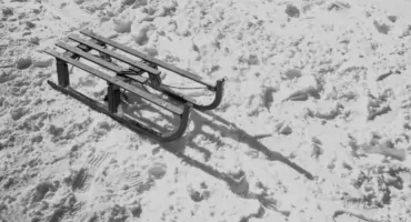 Noworoczna zabawa na sankach zakończona tragedią. 5-latka naciskała klakson, by wezwać pomoc