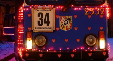 Historyczna 105-tka dla Wielkiej Orkiestry Świątecznej Pomocy. Wyglądajcie czerwonych światełek i blisko 200 serduszek