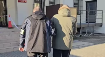 Próba zabójstwa nad stawem w Jelczu-Laskowicach. 51-latek skatowany młotkiem, sprawca w areszcie