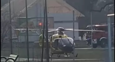 Poważny wypadek w Miłocicach przy ul. Głównej. Interweniowało Lotnicze Pogotowie Ratunkowe