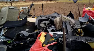 Nielegalna rozbiórka pojazdów na prywatnej posesji. 30-latek zatrzymany