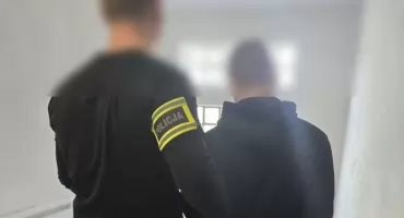 Miłosny zawód zakończył się wandalizmem. 17-latek zniszczył elewację przedszkola