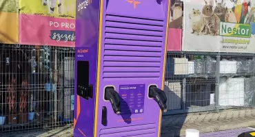 Kolejna kradzież kabli na stacji ładowania przy ul. Królewieckiej 72 we Wrocławiu. Mieszkańcy proszeni o czujność