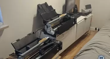 Były funkcjonariusz służb ukraińskich zatrzymany za fałszowanie pieniędzy. Jego wspólnik, obywatel Rosji, został ujęty we Wrocławiu