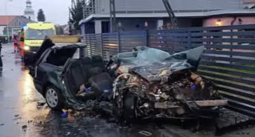 Tragedia na Dolnym Śląsku. Trzy osoby nie żyją po zderzeniu z ciężarówką. Jest nagranie wypadku