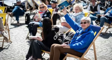 Wrocław pobił rekord czytania. 796 osób z książkami na Placu Solnym