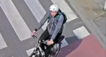 Policja publikuje wizerunek sprawcy ataku na 80-latkę przy ul. Pilczyckiej. Trwa poszukiwanie rowerzysty