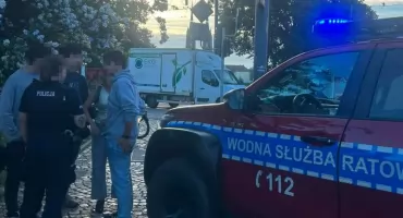 Pijani turyści wskoczyli do Odry o świcie. Alarm służb w centrum Wrocławia