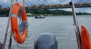 16-latek uratowany na Moście Milenijnym we Wrocławiu. Szybka i skuteczna interwencja służb ratunkowych