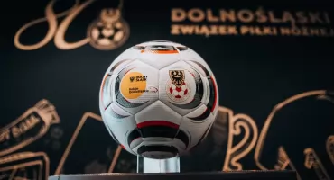 IV Liga ponownie jedzie z Kolejami Dolnośląskimi. Kibice ruszą na mecze pociągami