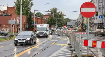 Pierwszy dzień nowych zasad ruchu na ul. Trzebnickiej. Kierowcy muszą przygotować się na zmiany