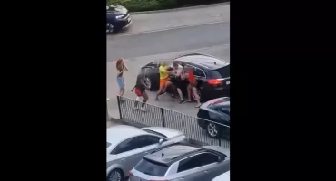 Brutalny atak na ukraińską parę we Wrocławiu. Dwóch mężczyzn z zarzutami, trzeci sprawca wciąż poszukiwany