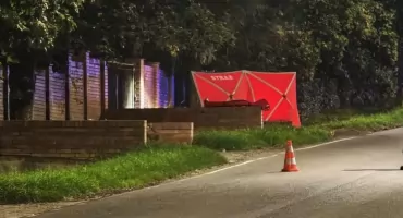 Śmiertelny wypadek motocyklisty w Pisarzowicach. Zginął po uderzeniu w mur