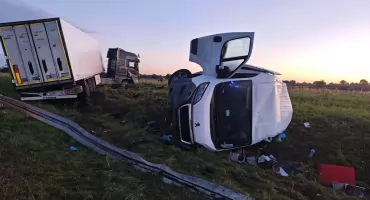 Wypadek na A4 pod Wrocławiem. Zderzyły się bus i ciężarówka, lądował LPR