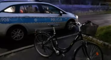 Miał stawić się na dozór. Wsiadł po alkoholu na rower i ruszył nocą na komisariat