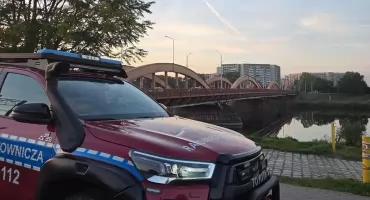 Alarm na wrocławskich mostach. Służby szukały osoby w kryzysie
