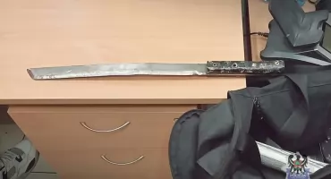 Ukradł maszynki do golenia, a potem wyciągnął maczetę. KOLEJNY ATAK NA PRACOWNIKA OCHRONY