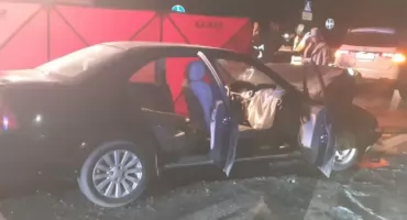 Tragiczny wypadek pod Trzebnicą. 78-latek zginął po uderzeniu w Mercedesa